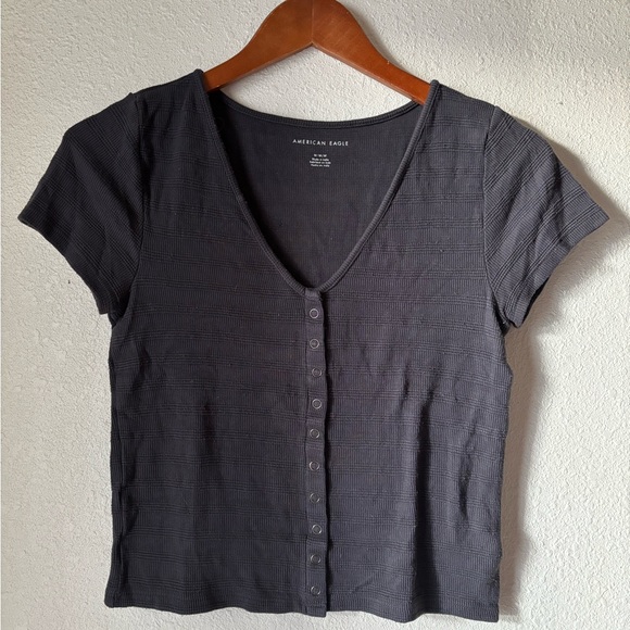 Crop Button Top - Picture 2 of 5